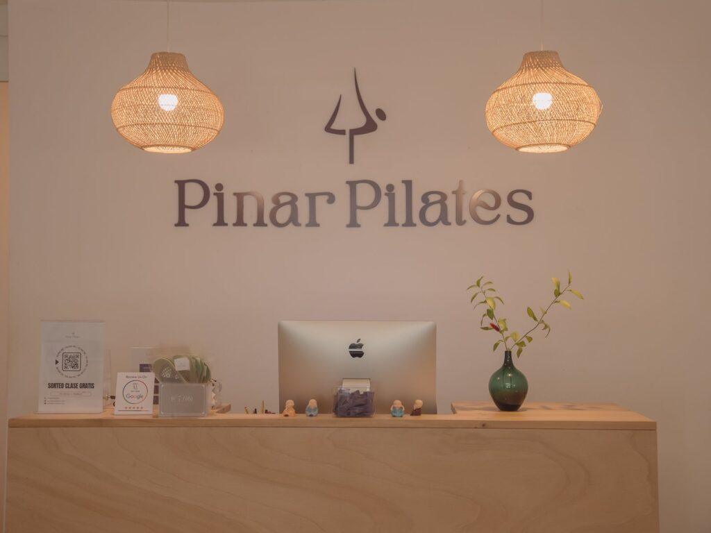 Recepción del estudio Pinar Pilates en el Barrio de Salamanca, Madrid